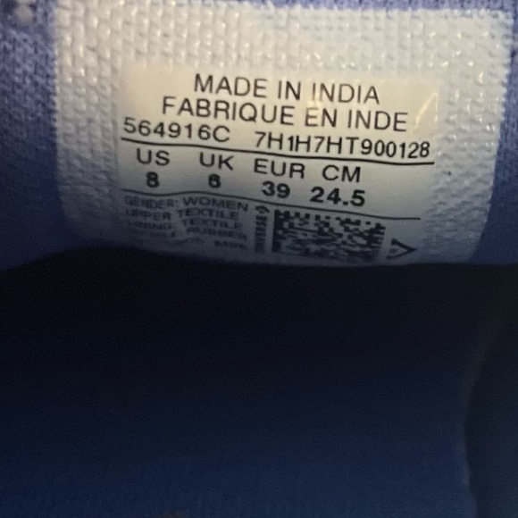 Color Shifting Low Top Converse - Picture 4 of 4